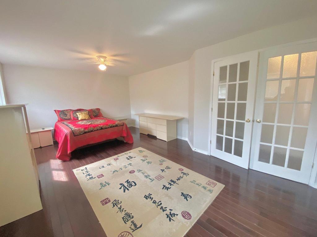 









2131


Av. Albert-Murphy

,
Laval (Chomedey),




QC
H7T2Y6

