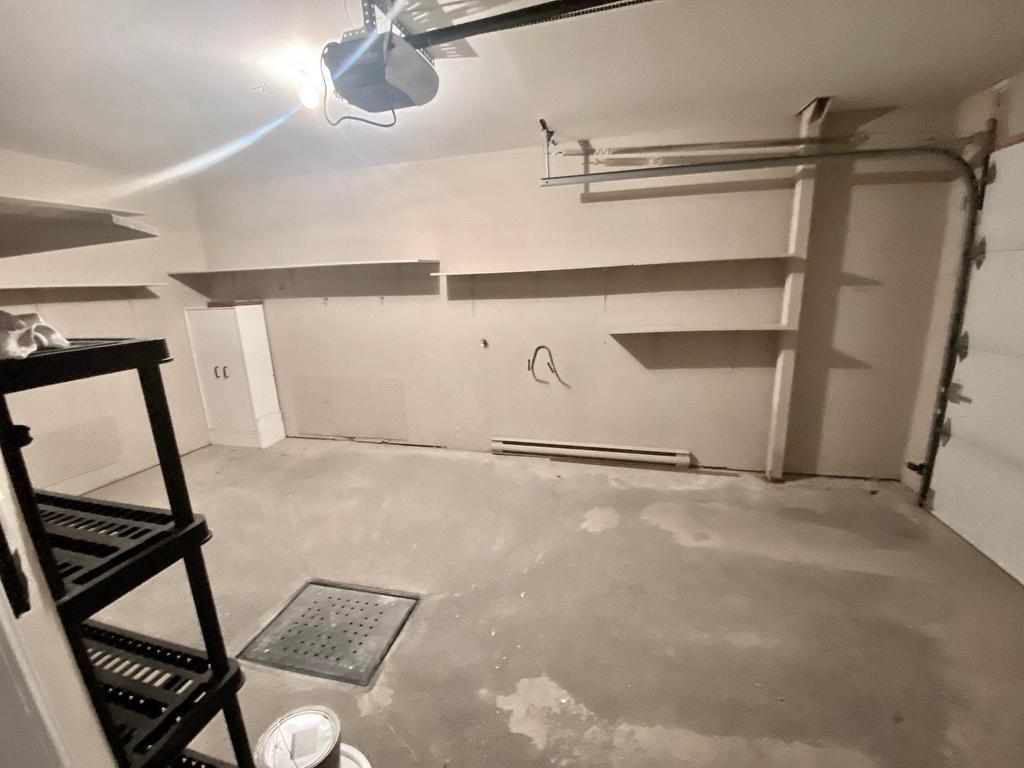 









2131


Av. Albert-Murphy

,
Laval (Chomedey),




QC
H7T2Y6

