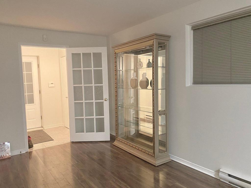 









2131


Av. Albert-Murphy

,
Laval (Chomedey),




QC
H7T2Y6

