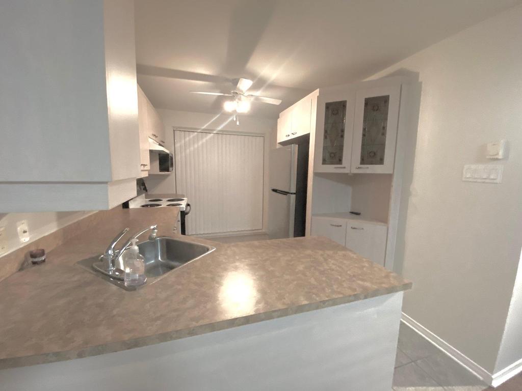 









2131


Av. Albert-Murphy

,
Laval (Chomedey),




QC
H7T2Y6

