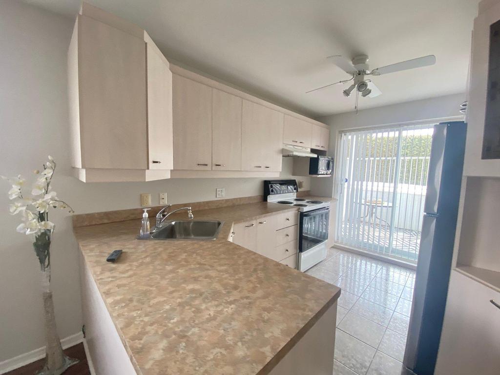 









2131


Av. Albert-Murphy

,
Laval (Chomedey),




QC
H7T2Y6

