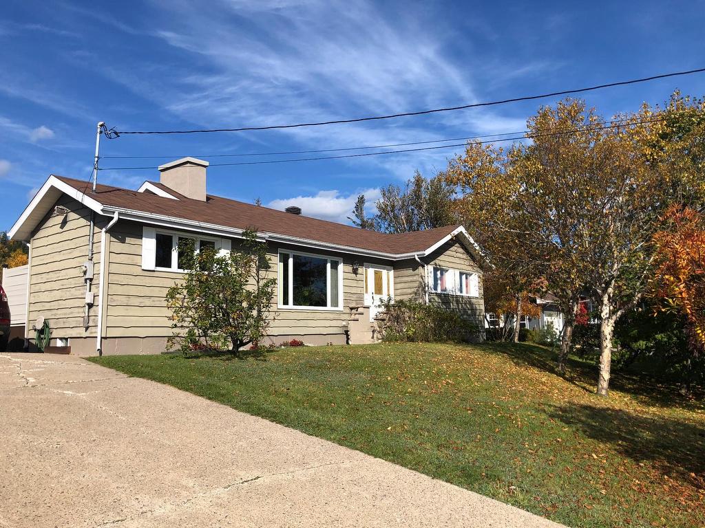 









852


Rue de la Rive

,
Sept-Îles,




QC
G4R0C8

