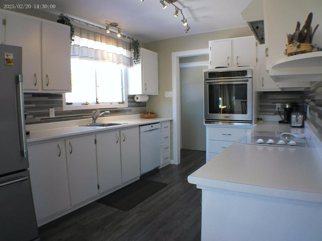 









852


Rue de la Rive

,
Sept-Îles,




QC
G4R0C8

