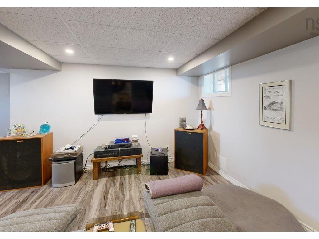 












502 Lake Road

,
Maitland,




NS
B0N 1T0

