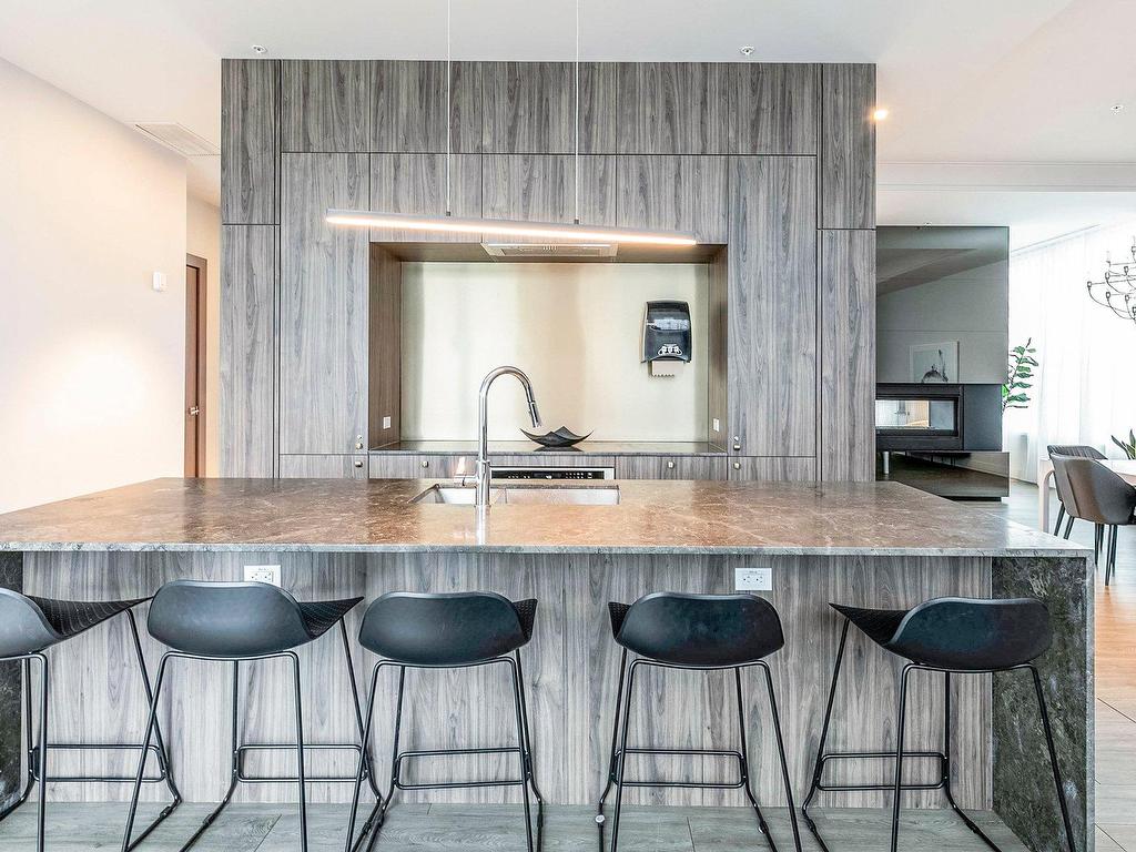 









5175


Av. de Courtrai

, 802,
Montréal (Côte-des-Neiges/Notre-Dame-de-Grâce),




QC
H3W0A9

