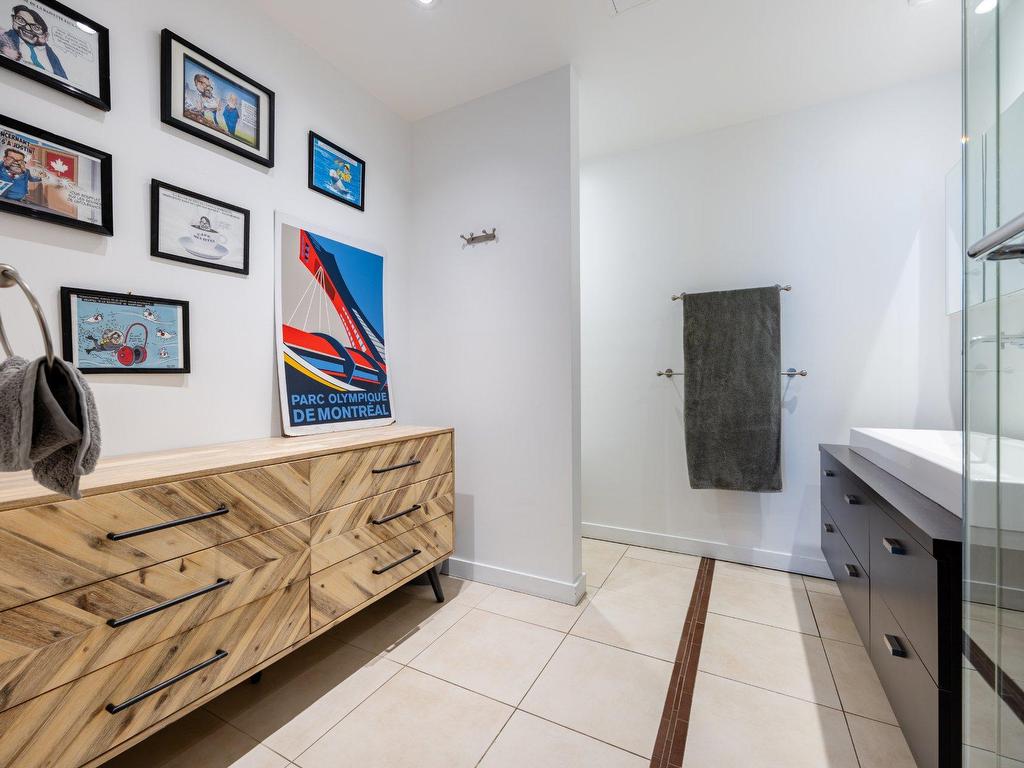 









80


Rue Prince

, 703,
Montréal (Ville-Marie),




QC
H3C2M8

