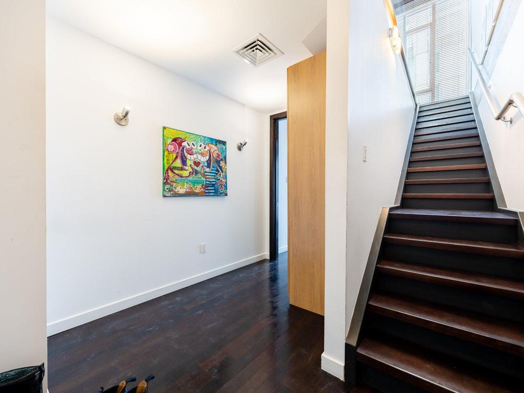 









80


Rue Prince

, 703,
Montréal (Ville-Marie),




QC
H3C2M8


