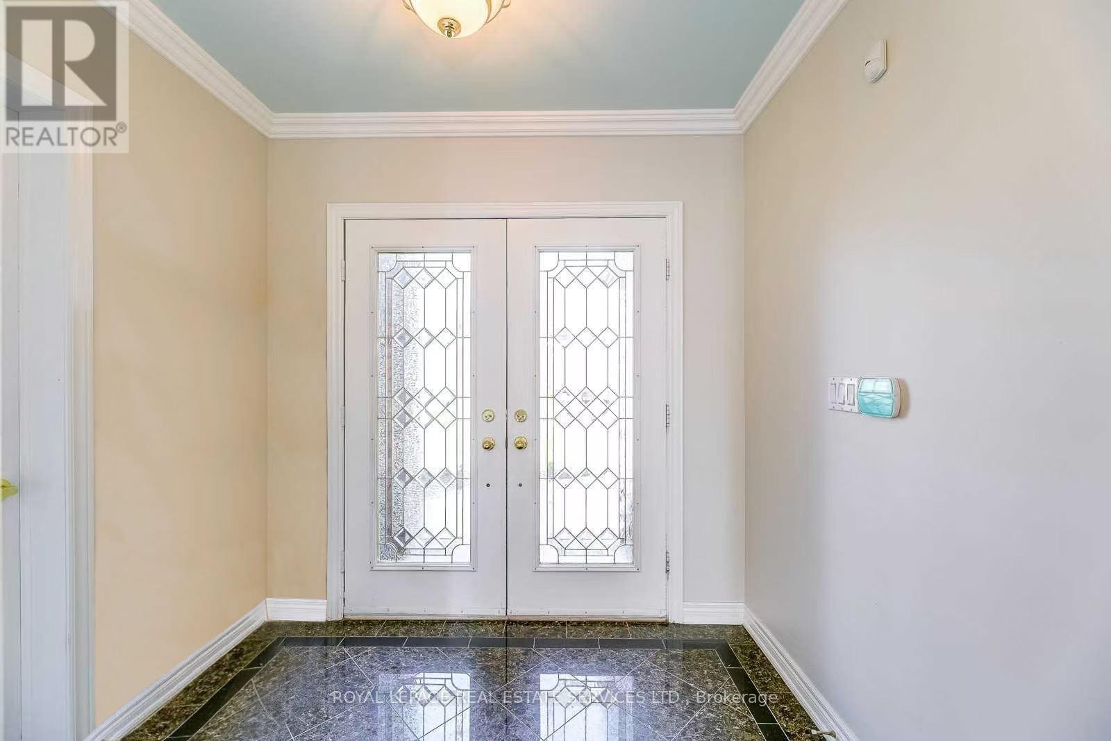 












2201 GALLOWAY DRIVE

,
Oakville,




Ontario
L6H5M1

