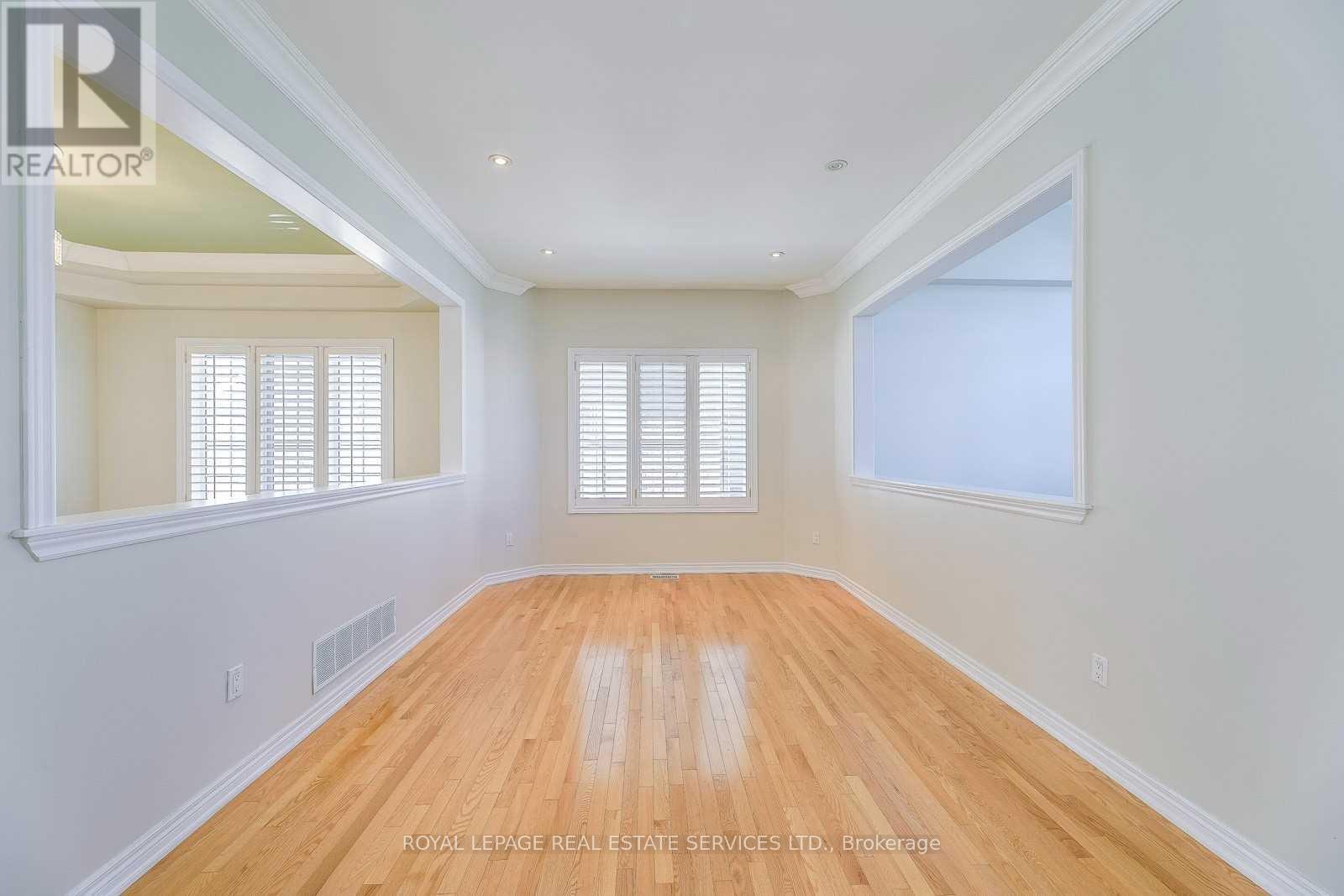 












2201 GALLOWAY DRIVE

,
Oakville,




Ontario
L6H5M1

