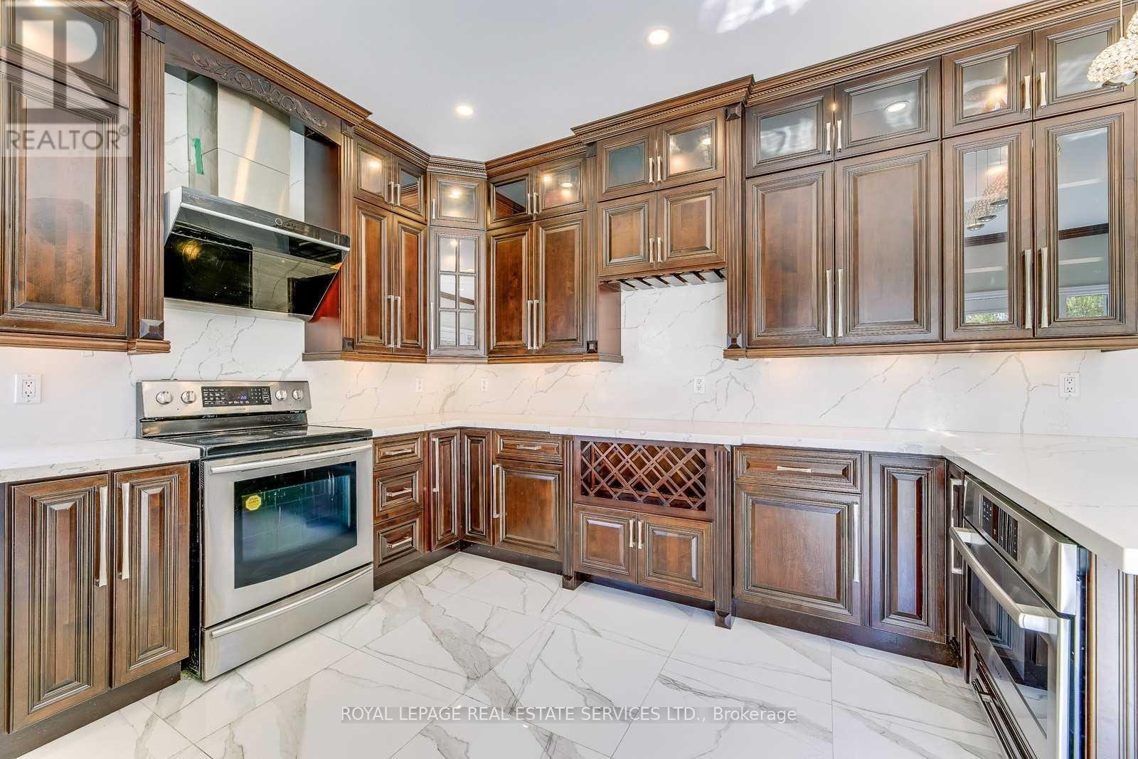 












2201 GALLOWAY DRIVE

,
Oakville,




Ontario
L6H5M1

