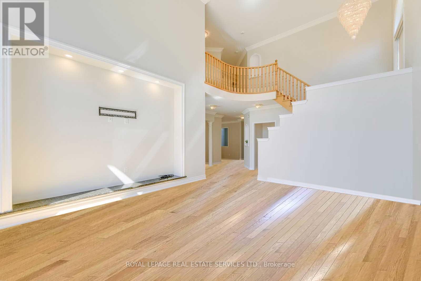 












2201 GALLOWAY DRIVE

,
Oakville,




Ontario
L6H5M1

