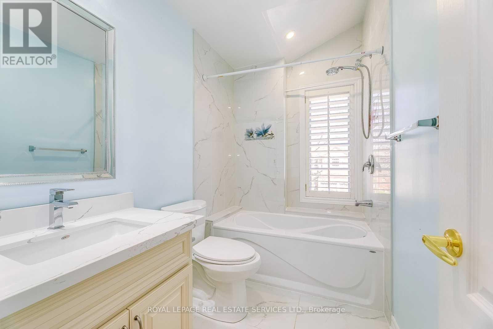 












2201 GALLOWAY DRIVE

,
Oakville,




Ontario
L6H5M1

