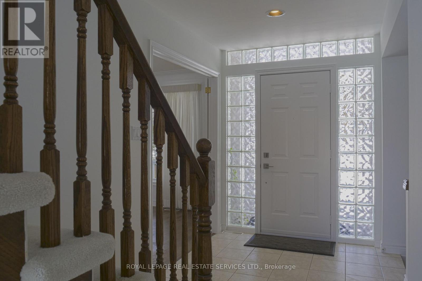 












157 TRELAWN AVENUE

,
Oakville,




Ontario
L6J4R3

