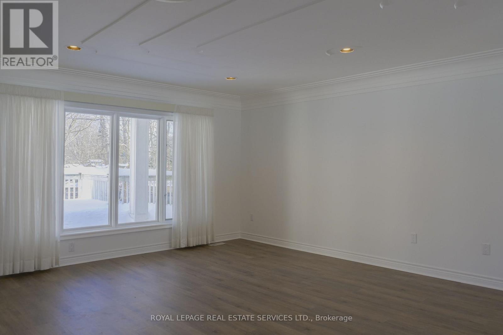 












157 TRELAWN AVENUE

,
Oakville,




Ontario
L6J4R3


