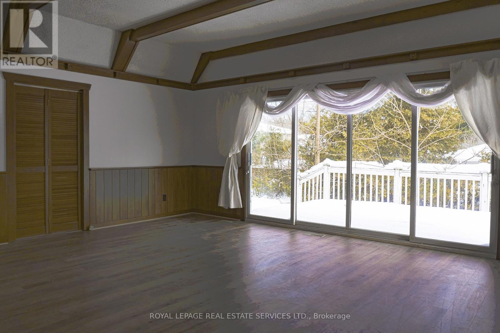 












157 TRELAWN AVENUE

,
Oakville,




Ontario
L6J4R3

