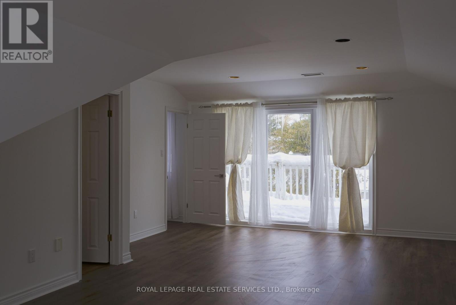 












157 TRELAWN AVENUE

,
Oakville,




Ontario
L6J4R3

