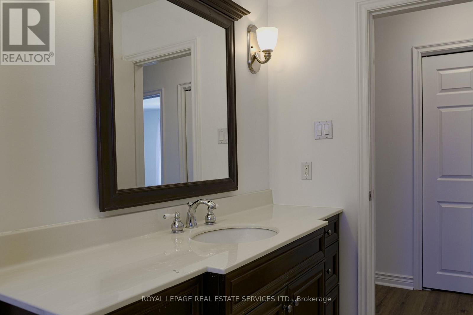 












157 TRELAWN AVENUE

,
Oakville,




Ontario
L6J4R3

