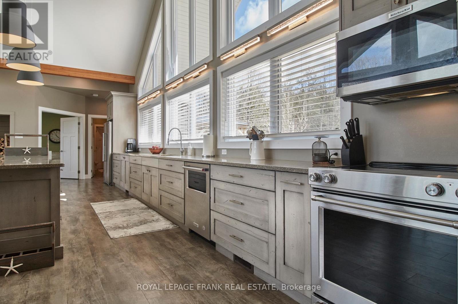 












2269 MCCRACKEN'S LANDING ROAD

,
Douro-Dummer,




Ontario
K0L2H0

