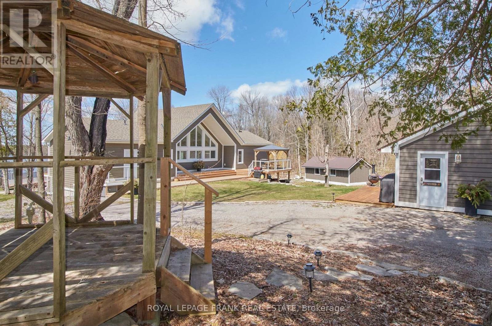 












2269 MCCRACKEN'S LANDING ROAD

,
Douro-Dummer,




Ontario
K0L2H0

