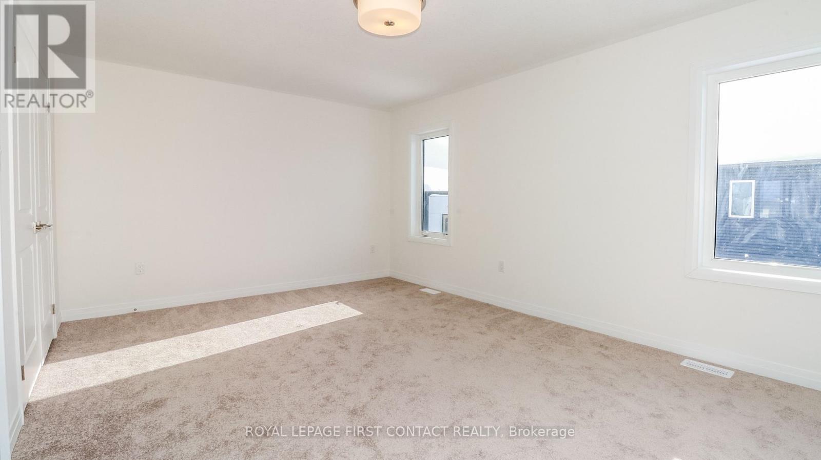 












3778 SUNBANK CRESCENT

,
Severn,




Ontario
L3V6H3

