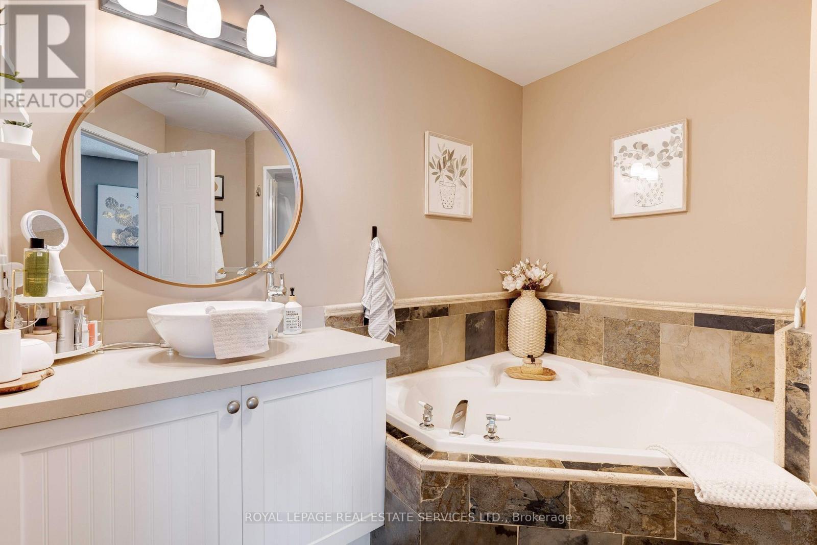 












84 - 2350 GRAND RAVINE DRIVE

,
Oakville,




Ontario
L6H6E2

