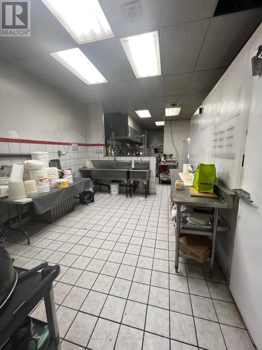 












2 - 1775 ERNEST AVENUE

,
London,




Ontario
N6E2V5

