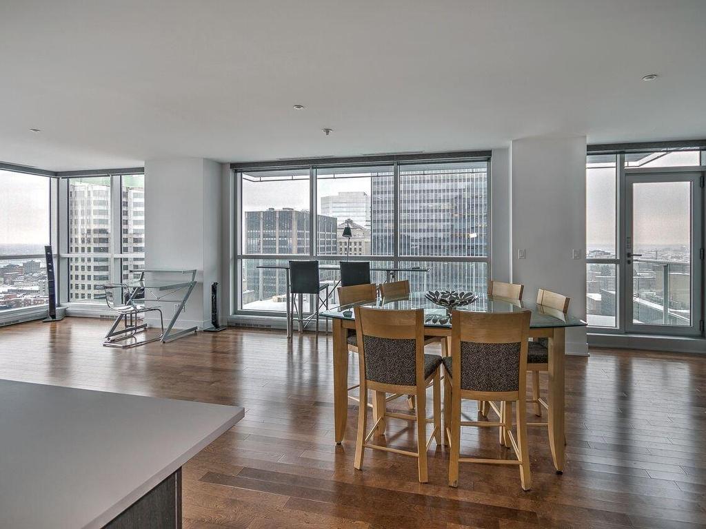 









1225


Boul. Robert-Bourassa

, 2201,
Montréal (Ville-Marie),




QC
H3B9A9

