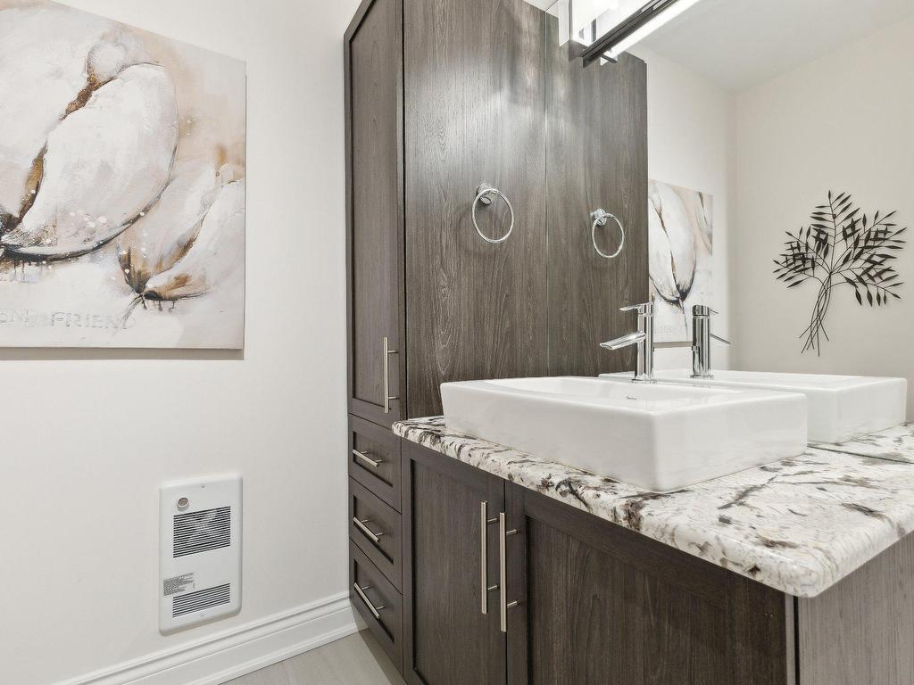 









224


Boul. Alexandre-Taché

, 505,
Gatineau (Hull),




QC
J9A0B8

