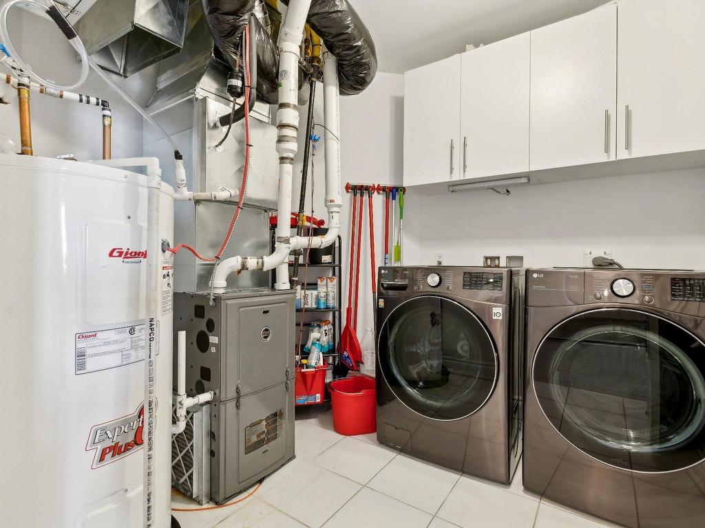 









224


Boul. Alexandre-Taché

, 505,
Gatineau (Hull),




QC
J9A0B8

