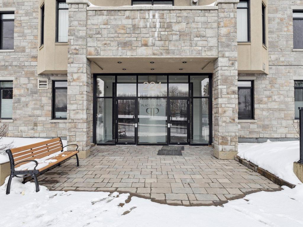 









224


Boul. Alexandre-Taché

, 505,
Gatineau (Hull),




QC
J9A0B8


