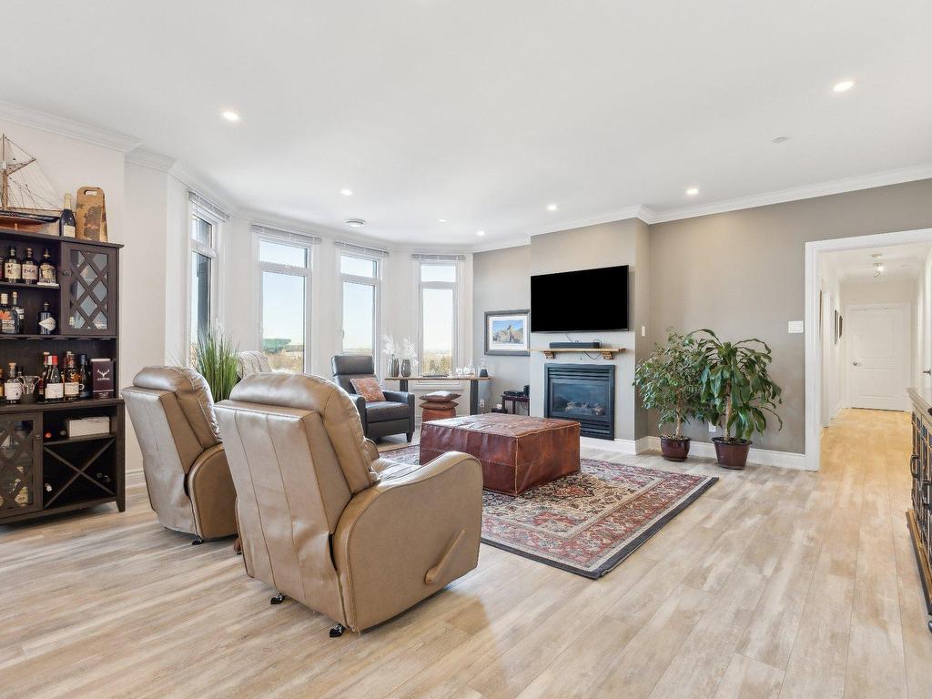 









224


Boul. Alexandre-Taché

, 505,
Gatineau (Hull),




QC
J9A0B8

