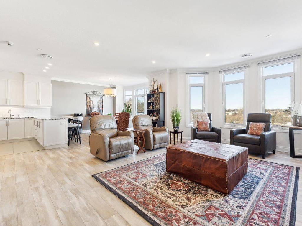 









224


Boul. Alexandre-Taché

, 505,
Gatineau (Hull),




QC
J9A0B8


