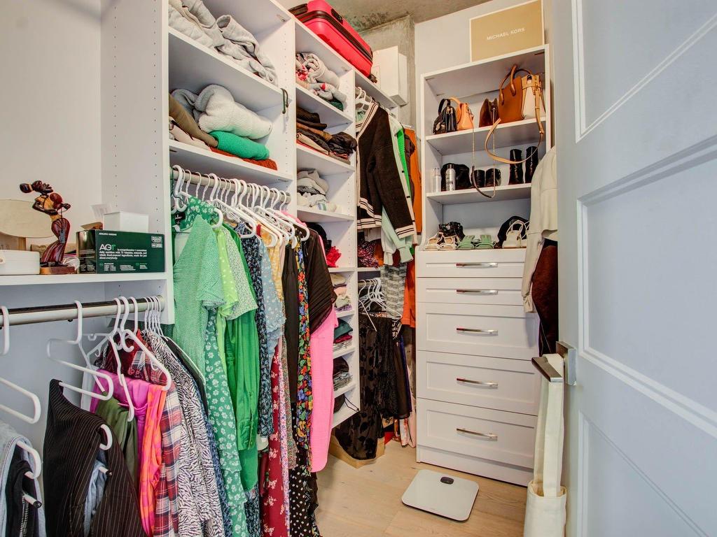 









1205


Rue St-Dominique

, 601,
Montréal (Ville-Marie),




QC
H2X2W3


