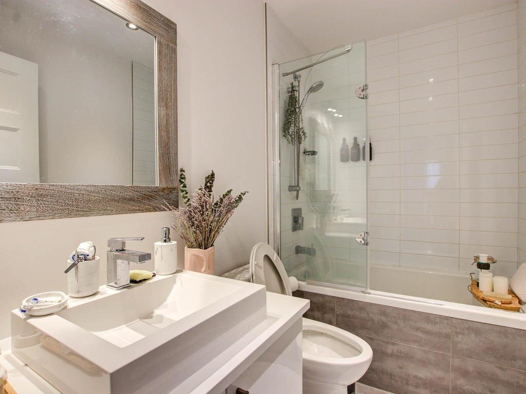 









1205


Rue St-Dominique

, 601,
Montréal (Ville-Marie),




QC
H2X2W3

