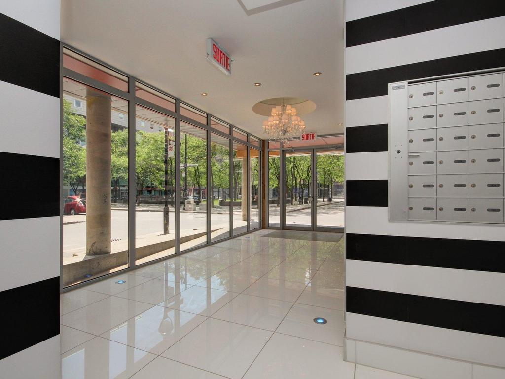 









1205


Rue St-Dominique

, 601,
Montréal (Ville-Marie),




QC
H2X2W3


