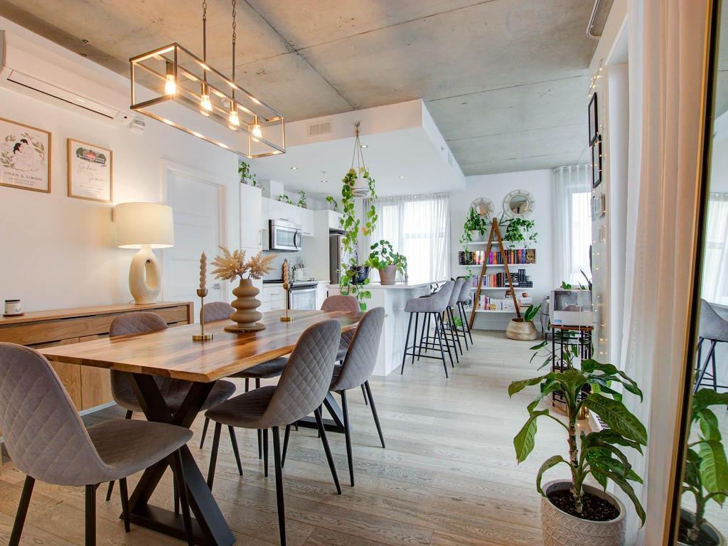 









1205


Rue St-Dominique

, 601,
Montréal (Ville-Marie),




QC
H2X2W3

