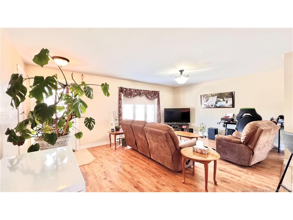 









741


Principale

,
Beresford,




NB
E8K 1W6

