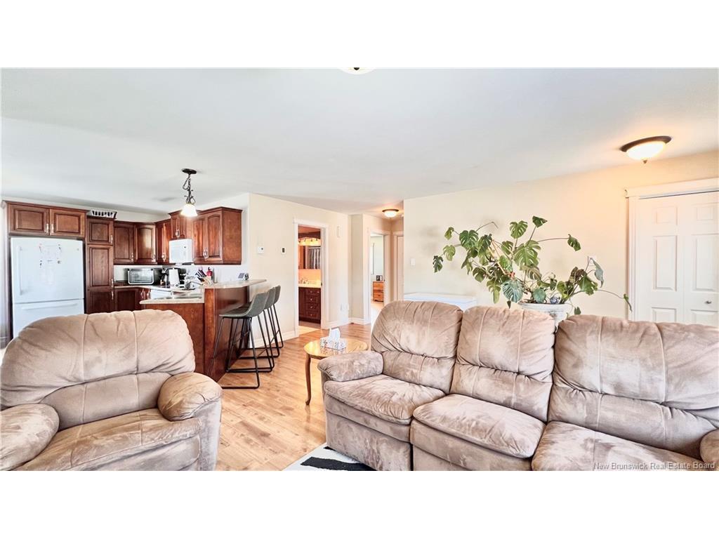 









741


Principale

,
Beresford,




NB
E8K 1W6

