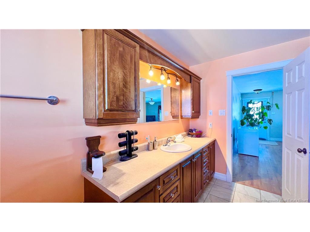 









741


Principale

,
Beresford,




NB
E8K 1W6

