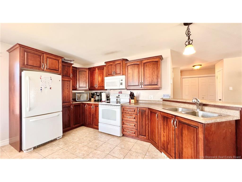 









741


Principale

,
Beresford,




NB
E8K 1W6

