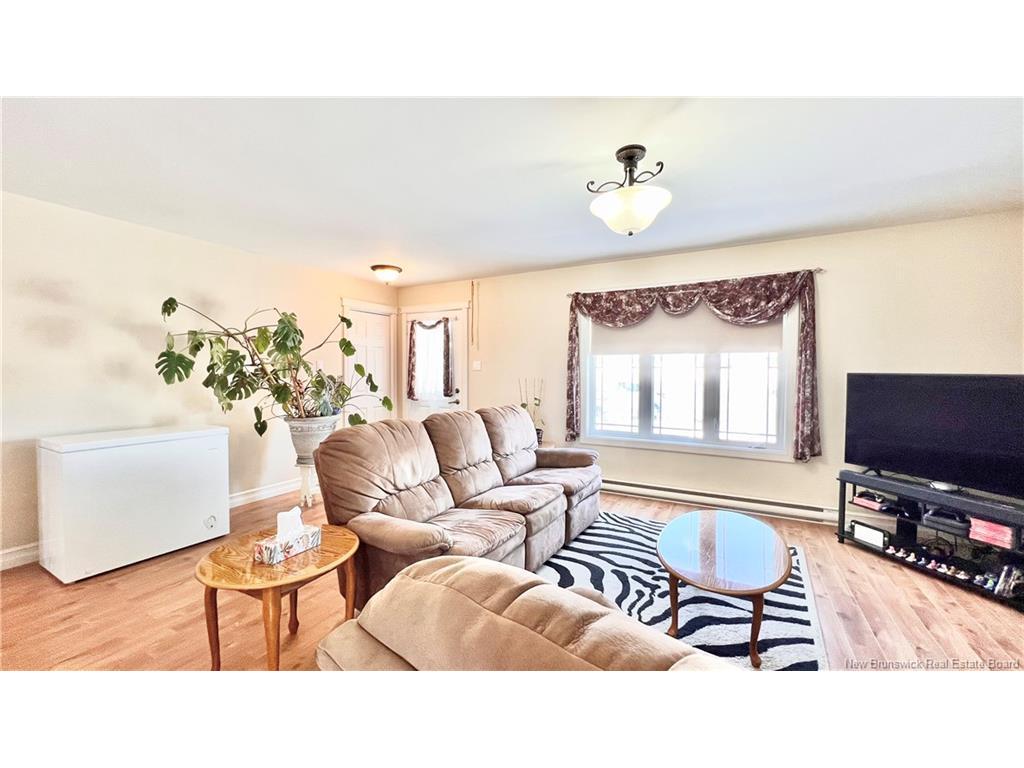 









741


Principale

,
Beresford,




NB
E8K 1W6

