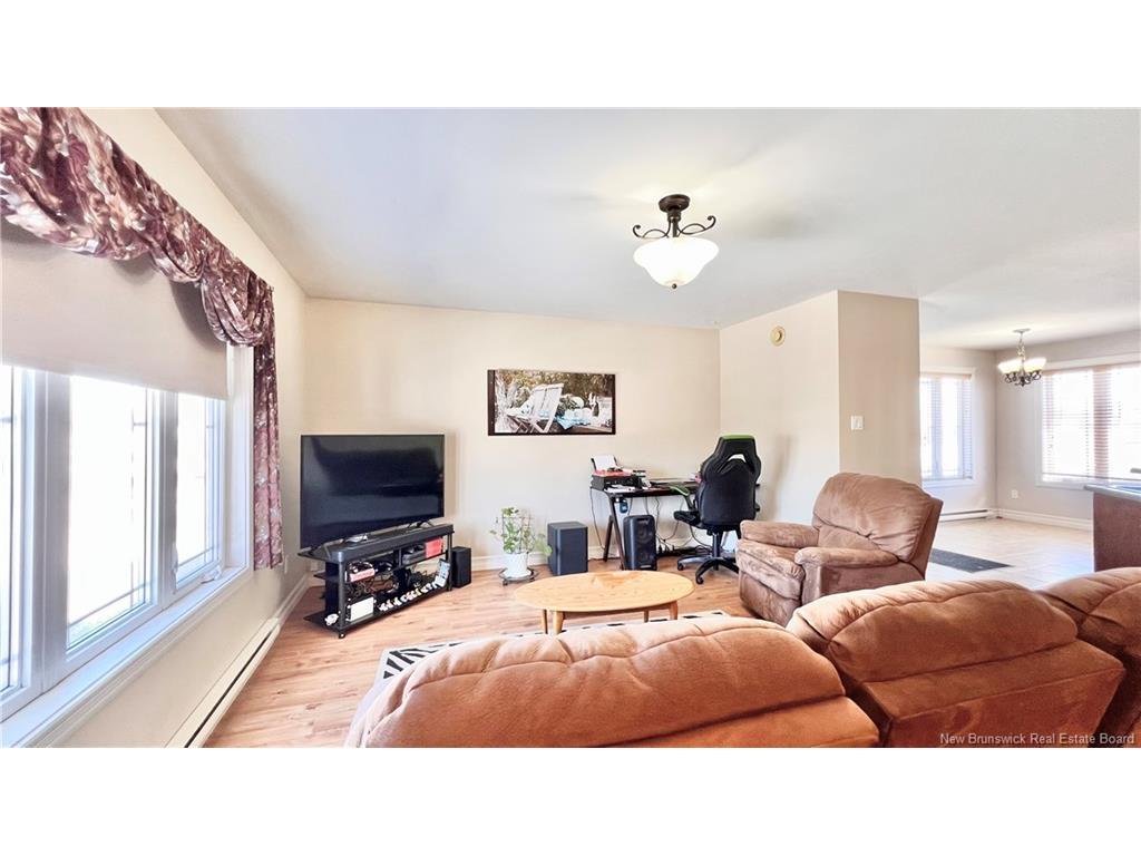 









741


Principale

,
Beresford,




NB
E8K 1W6

