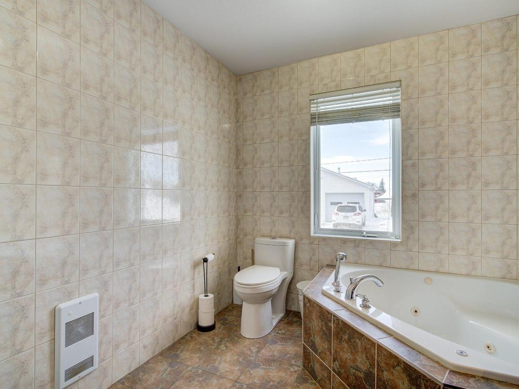 









165


Rue de la Gare

,
Sainte-Anne-des-Plaines,




QC
J5N1T8

