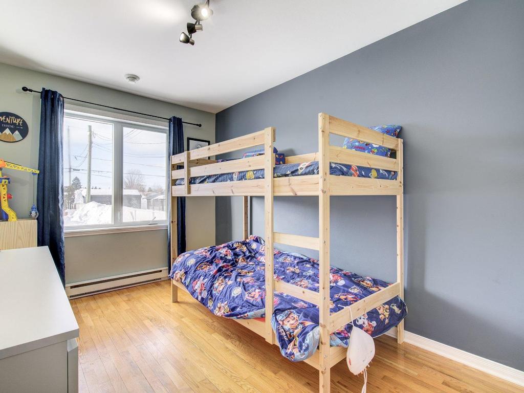 









165


Rue de la Gare

,
Sainte-Anne-des-Plaines,




QC
J5N1T8

