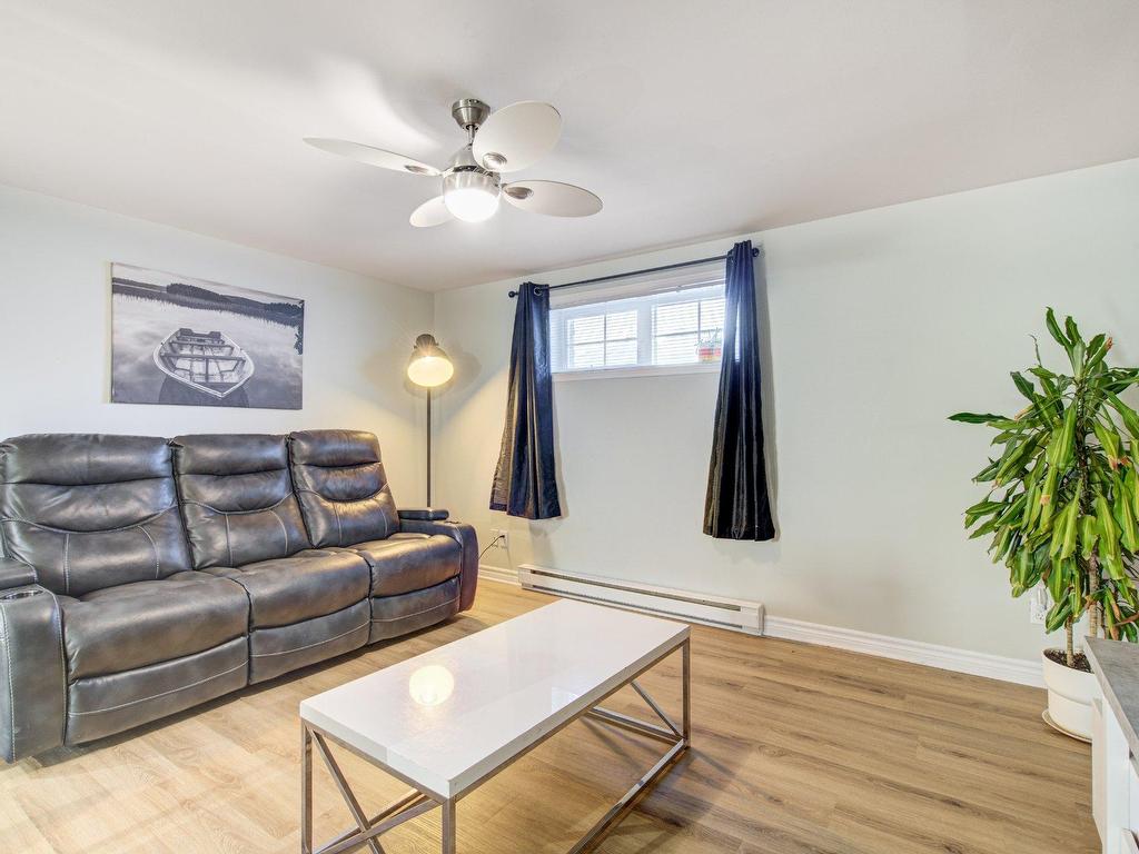 









165


Rue de la Gare

,
Sainte-Anne-des-Plaines,




QC
J5N1T8

