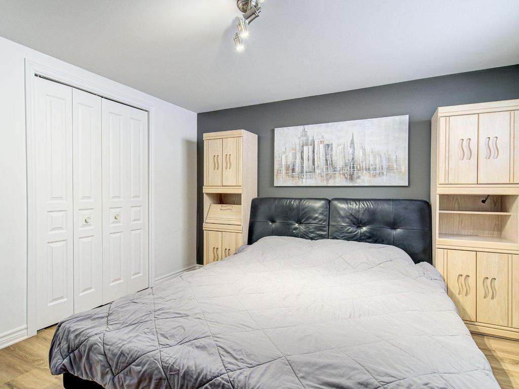 









165


Rue de la Gare

,
Sainte-Anne-des-Plaines,




QC
J5N1T8

