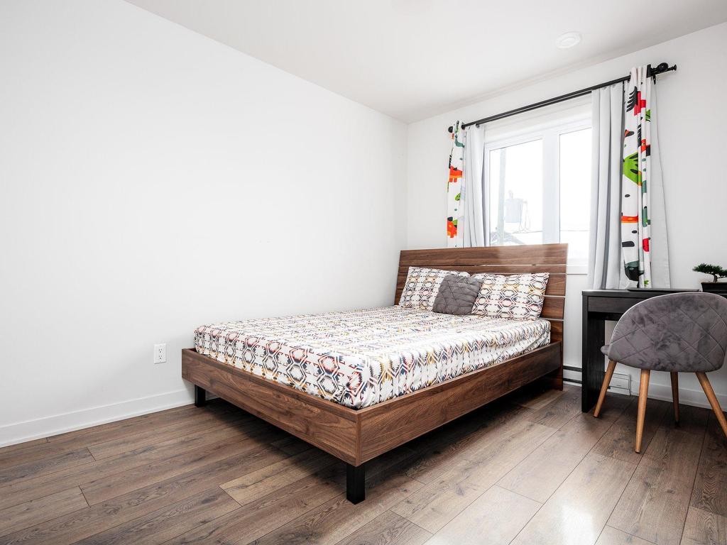 









3260


Rue du Riesling

,
Sainte-Marthe-sur-le-Lac,




QC
J0N1P0

