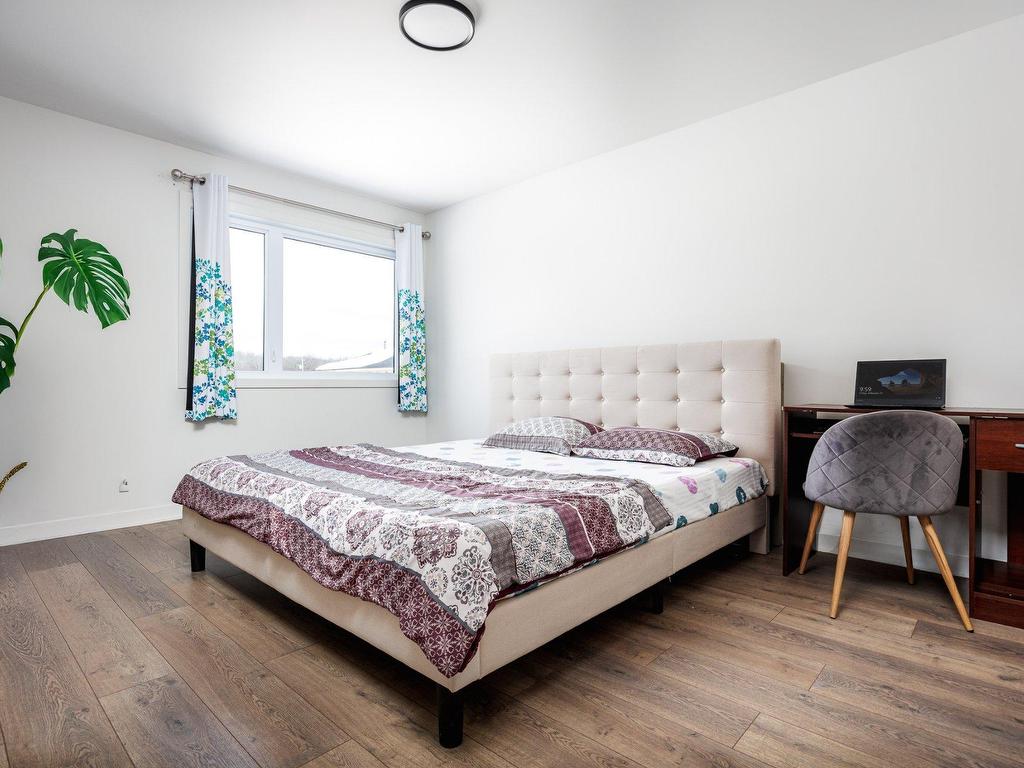 









3260


Rue du Riesling

,
Sainte-Marthe-sur-le-Lac,




QC
J0N1P0

