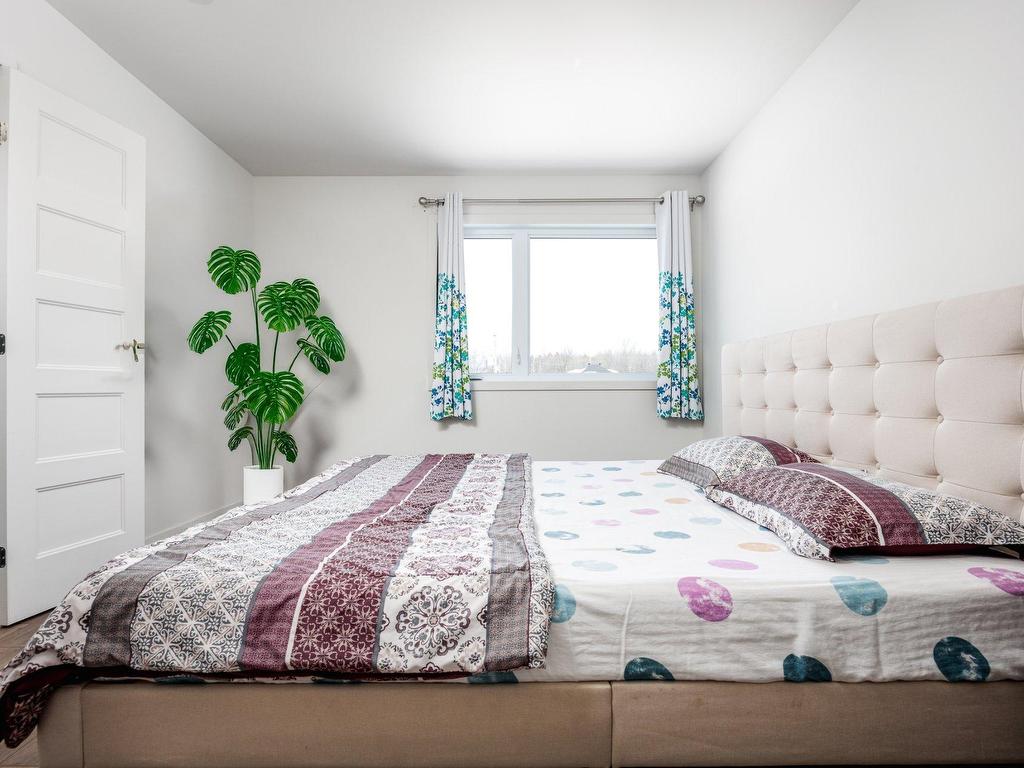 









3260


Rue du Riesling

,
Sainte-Marthe-sur-le-Lac,




QC
J0N1P0

