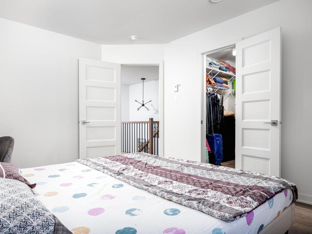 









3260


Rue du Riesling

,
Sainte-Marthe-sur-le-Lac,




QC
J0N1P0


